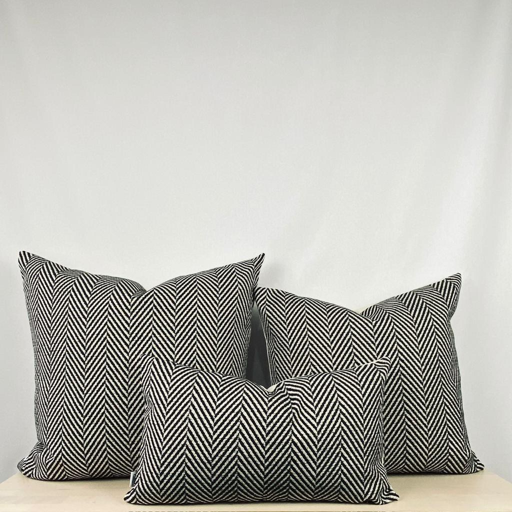 Furn Jim Thompson Cushion - Black, White Arrow (FJT03)