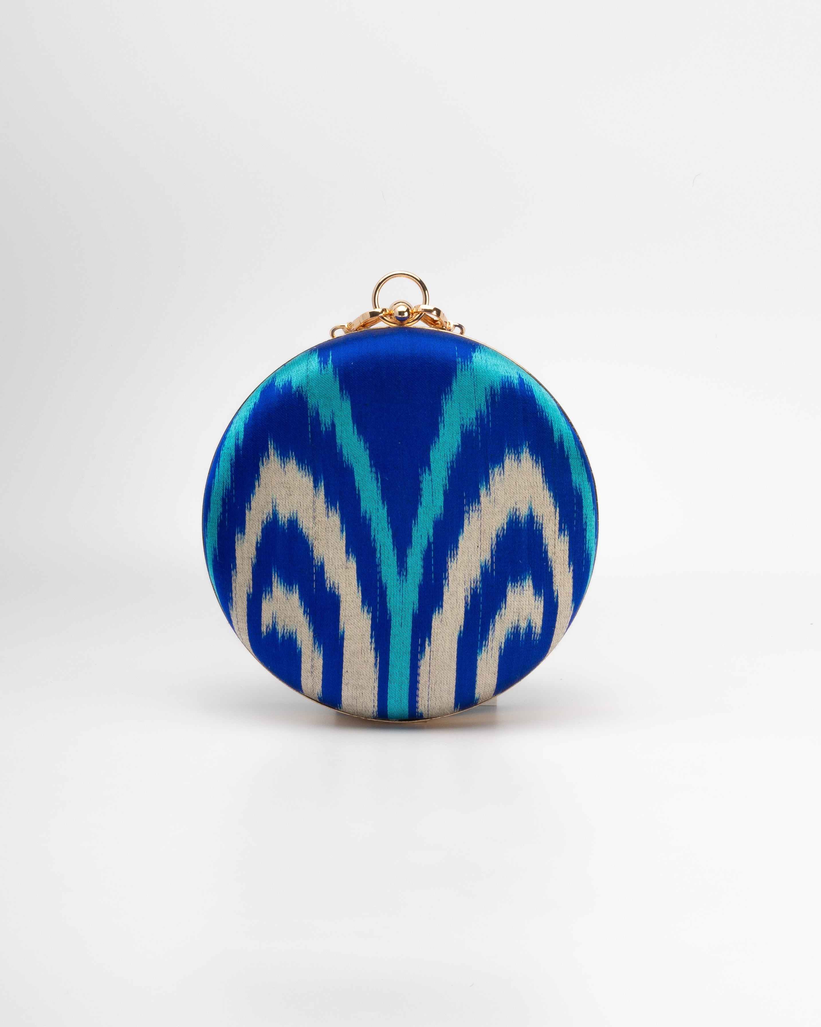 Sustainable handmade bag by Frankitas featuring bold ethnic-inspired patterns of handwoven silk ikat