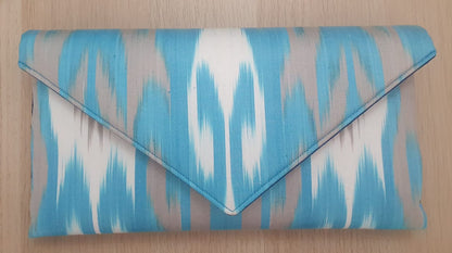 Titin Ikat Clutch